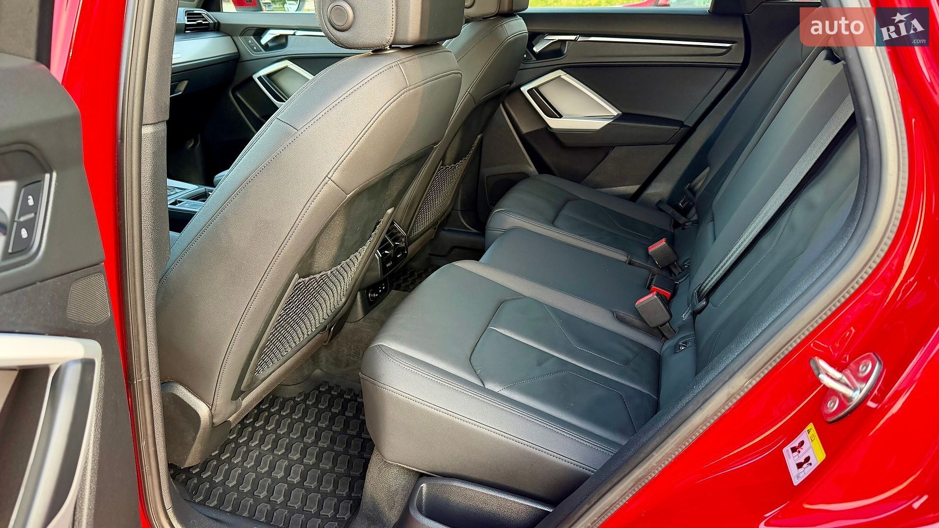 Audi Q3 2021 VIN WA1EECF31M1117235 фото оголошення 18 з 48