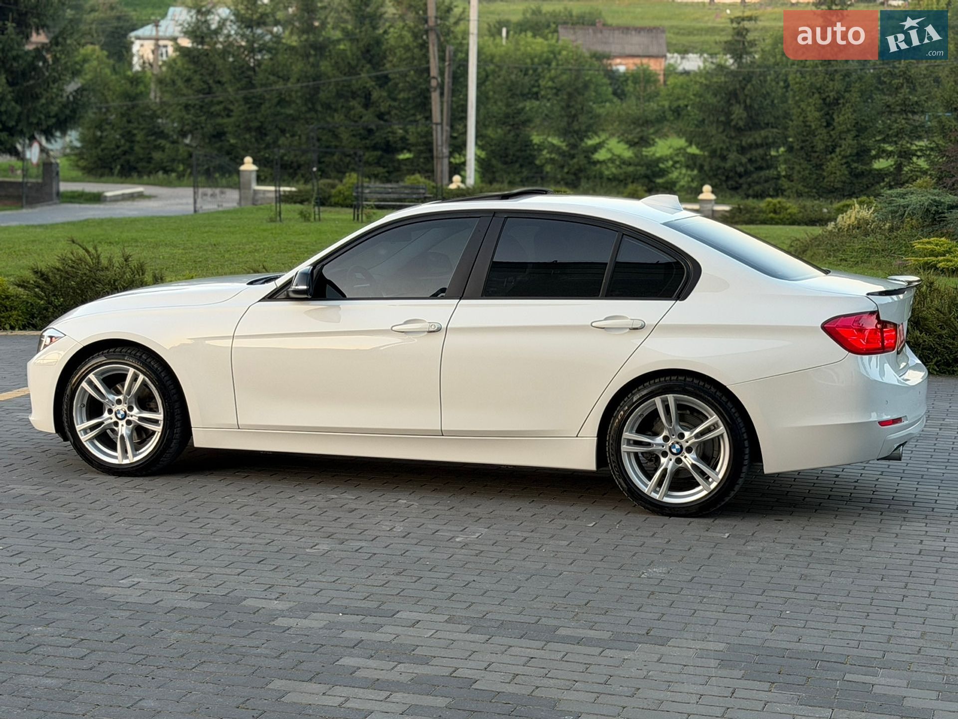 BMW 3 Series 2013 VIN WBA3D5C59EKX98013 фото оголошення 11 з 35