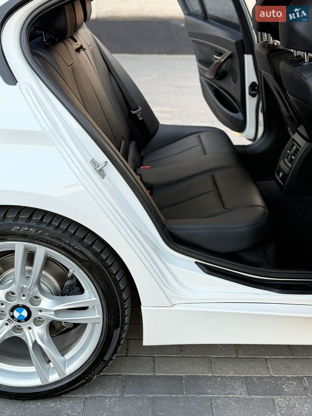 BMW 3 Series 2013 VIN WBA3D5C59EKX98013 фото оголошення 24 з 35