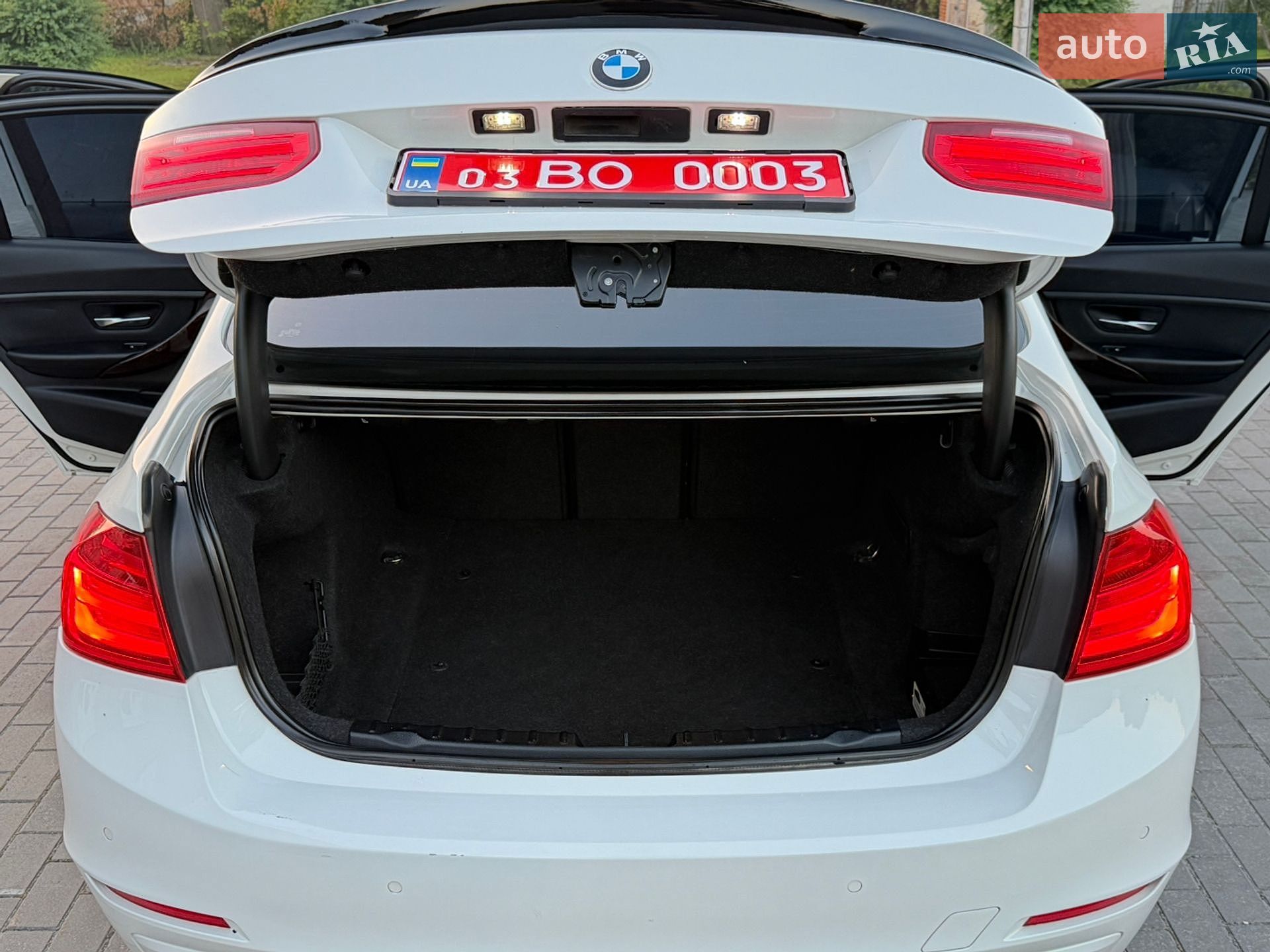 BMW 3 Series 2013 VIN WBA3D5C59EKX98013 фото оголошення 25 з 35
