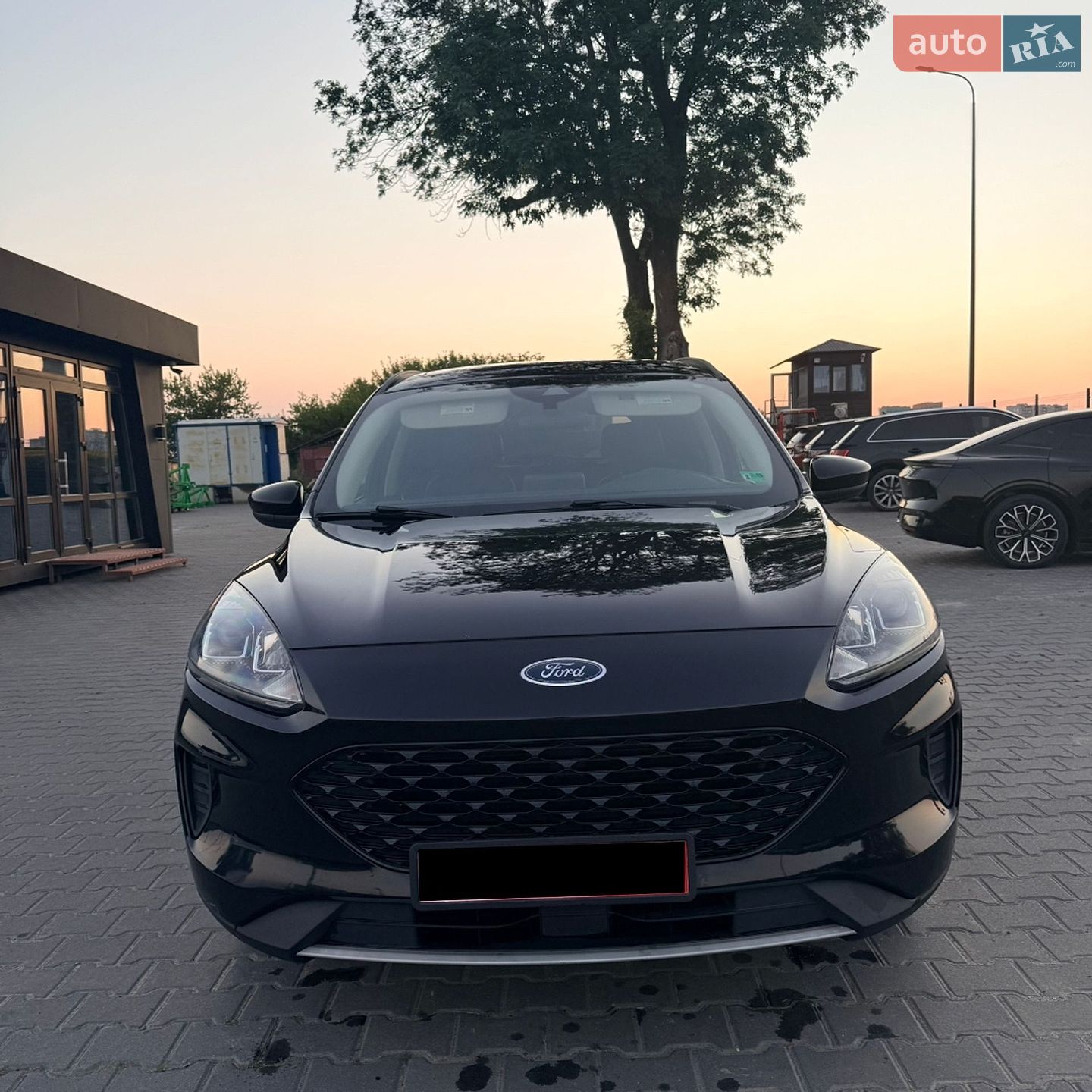 Ford Escape 2020 VIN 1FMCU0BZ3LUC18939 фото оголошення 2 з 43