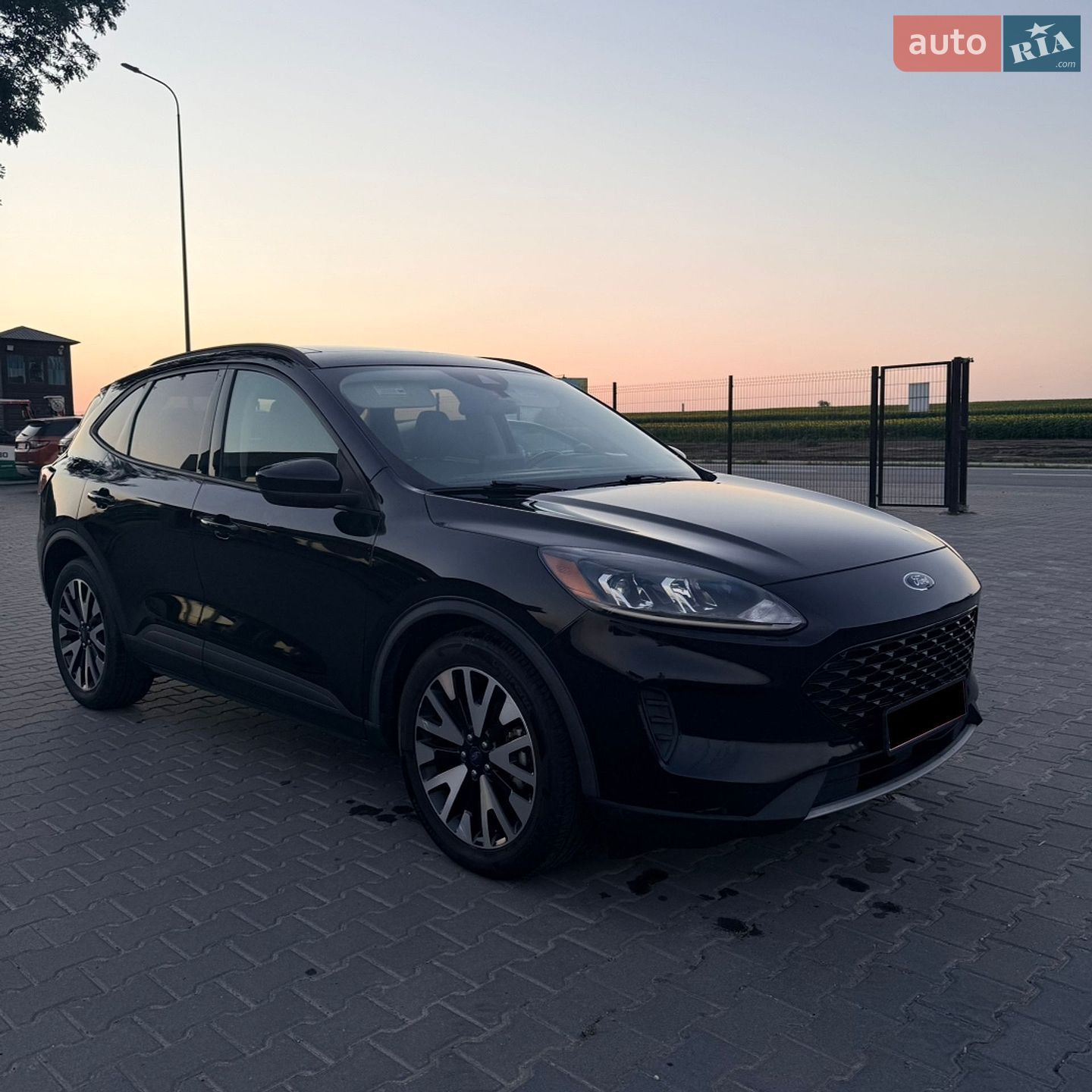 Ford Escape 2020 VIN 1FMCU0BZ3LUC18939 фото оголошення 4 з 43