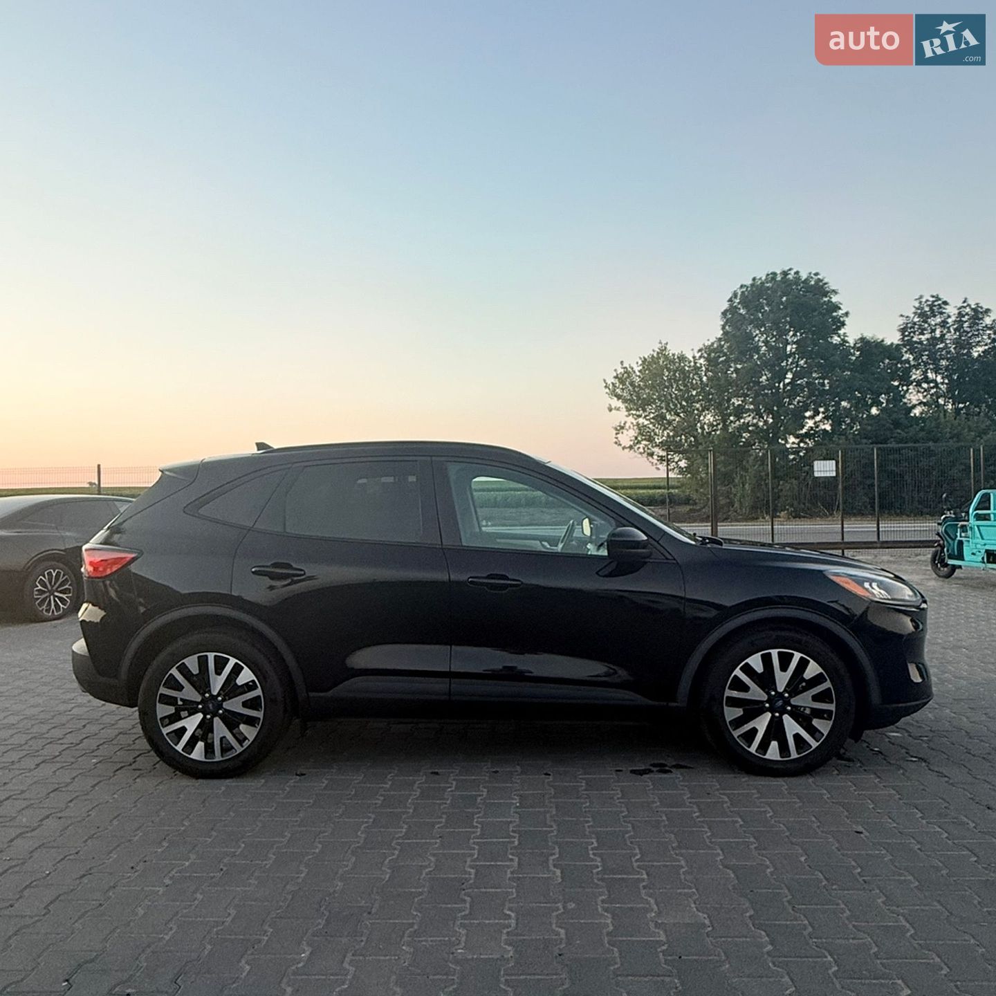 Ford Escape 2020 VIN 1FMCU0BZ3LUC18939 фото оголошення 5 з 43