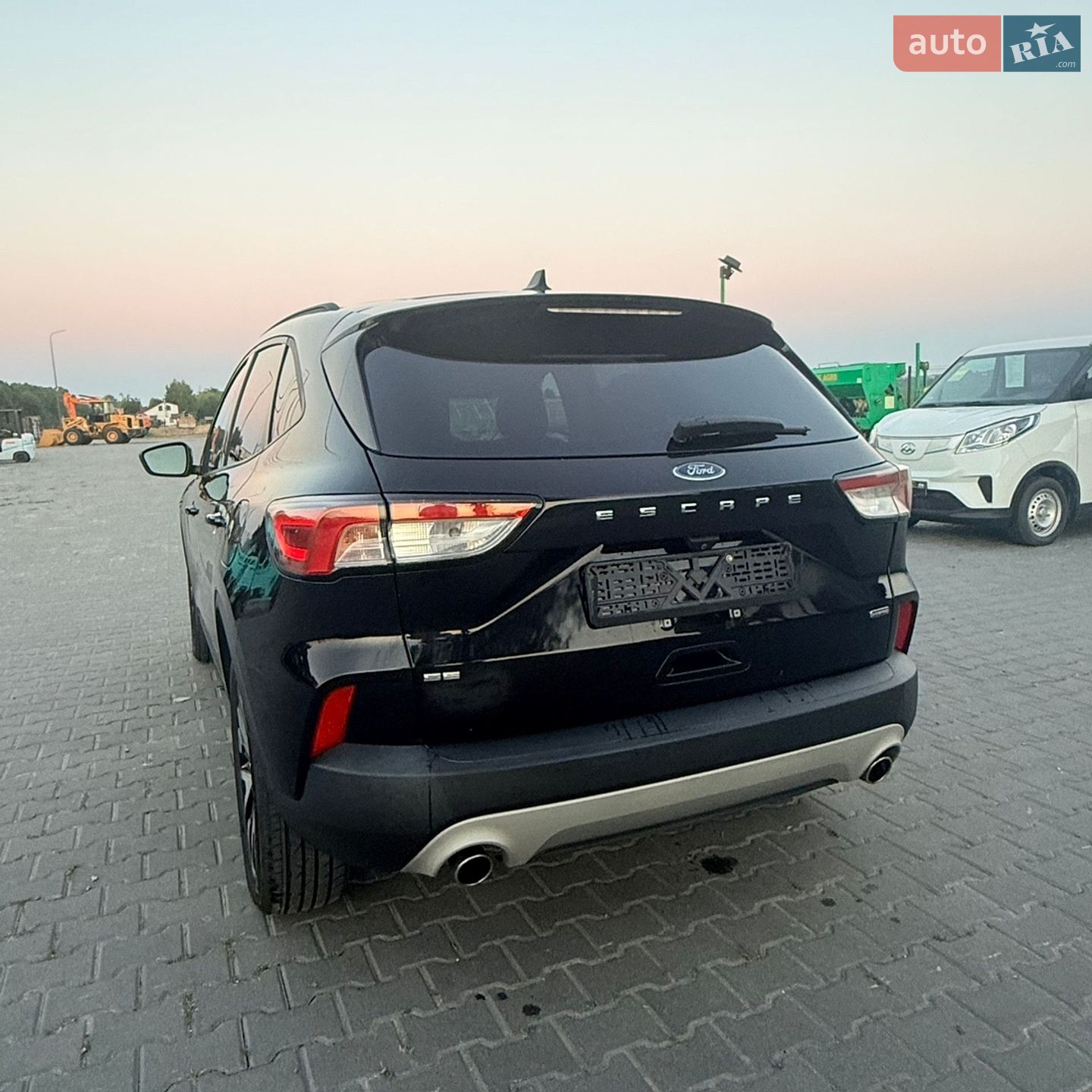 Ford Escape 2020 VIN 1FMCU0BZ3LUC18939 фото оголошення 10 з 43
