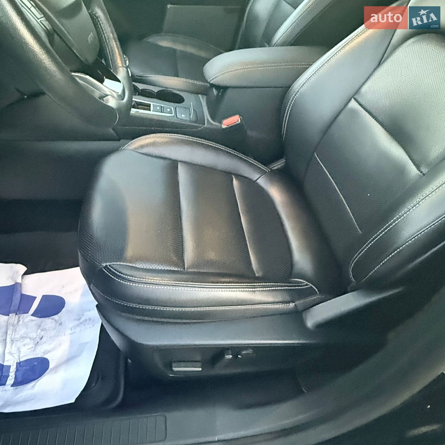 Ford Escape 2020 VIN 1FMCU0BZ3LUC18939 фото оголошення 18 з 43