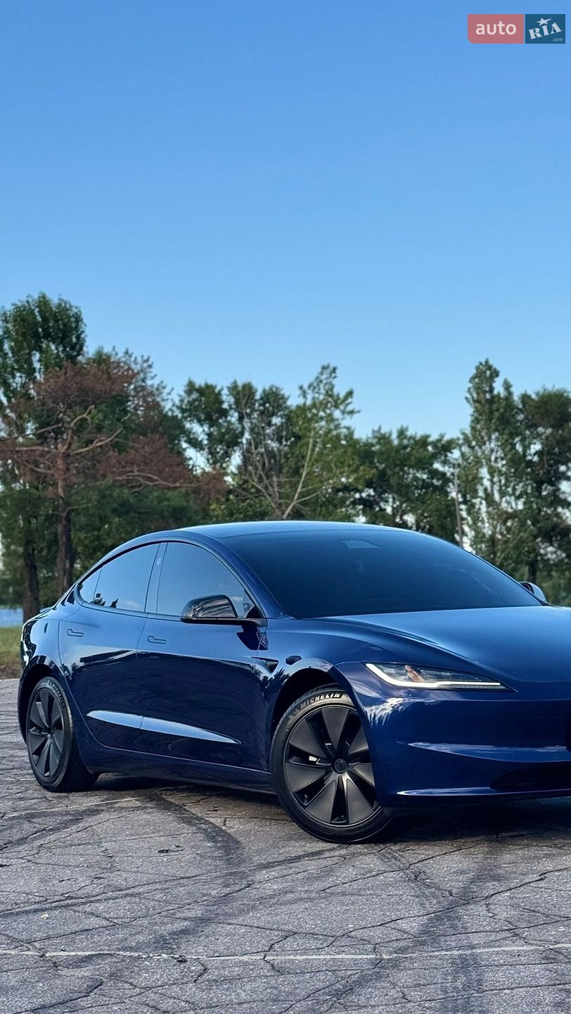 Tesla Model 3 2025 VIN 5YJ3E1EA0SF983837 фото оголошення 4 з 46