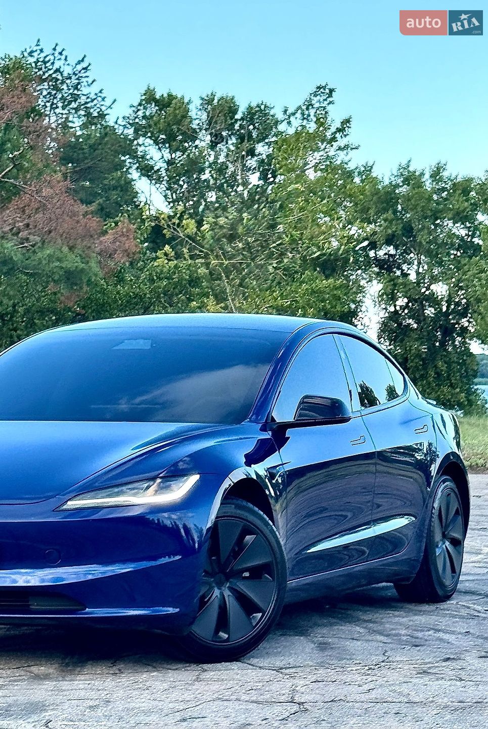 Tesla Model 3 2025 VIN 5YJ3E1EA0SF983837 фото оголошення 2 з 46