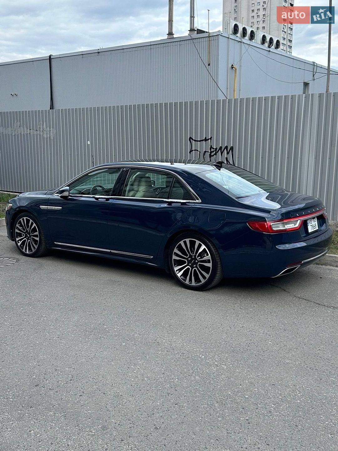 Lincoln Continental 2018 VIN 1LN6L9NP1J5616589 фото оголошення 2 з 11
