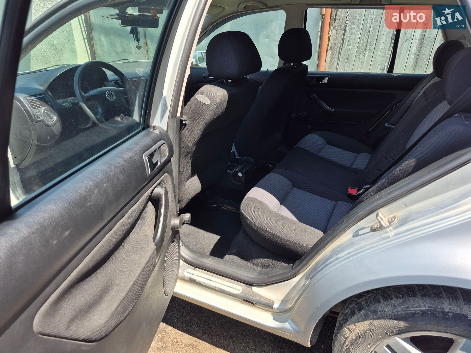 Volkswagen Golf 2000 VIN WVWZZZ1JZYW590737 фото оголошення 8 з 12