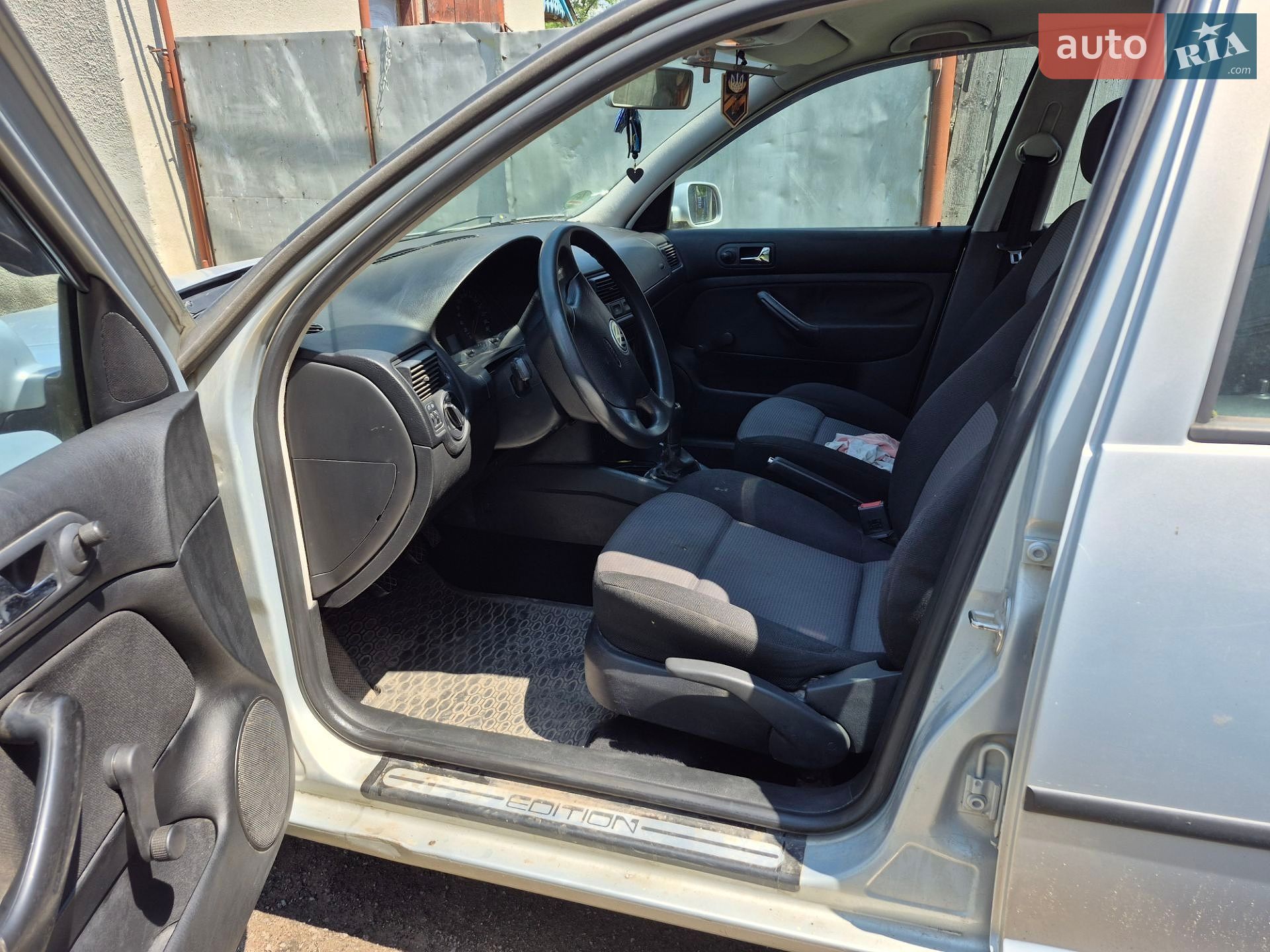 Volkswagen Golf 2000 VIN WVWZZZ1JZYW590737 фото оголошення 6 з 12