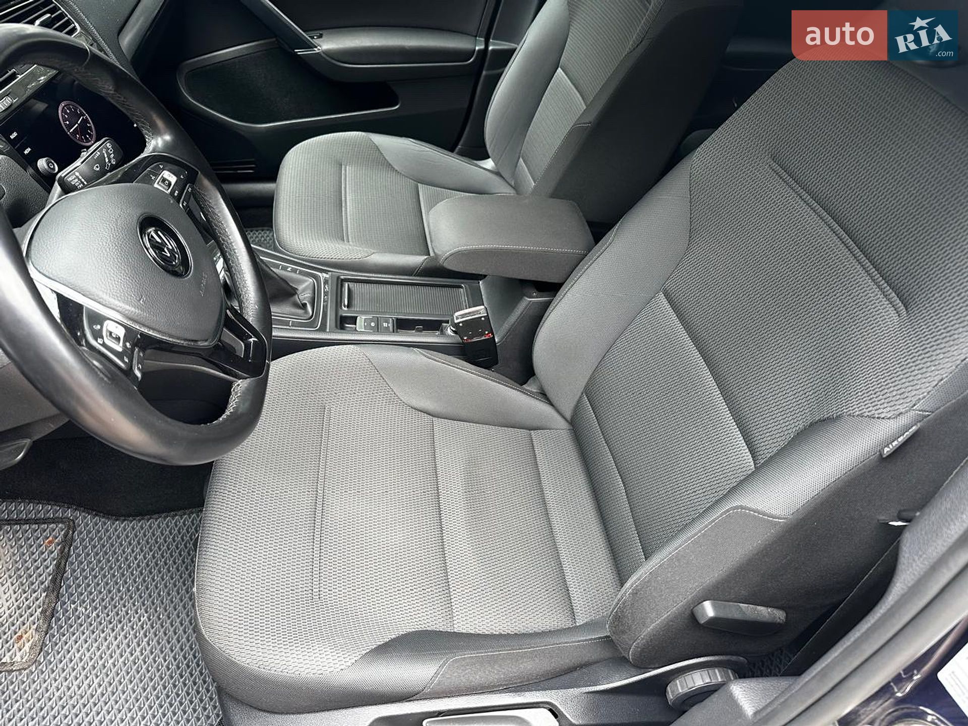 Volkswagen Golf 2019 VIN WVWZZZAUZKP545801 фото оголошення 15 з 29
