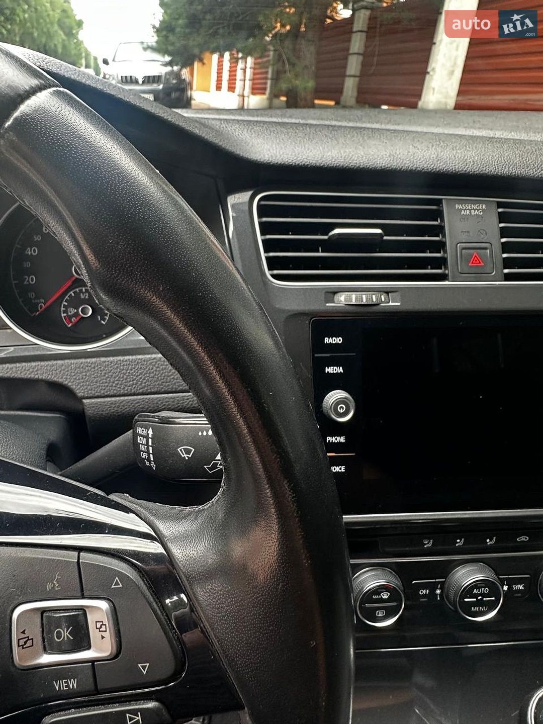 Volkswagen Golf 2019 VIN WVWZZZAUZKP545801 фото оголошення 16 з 29