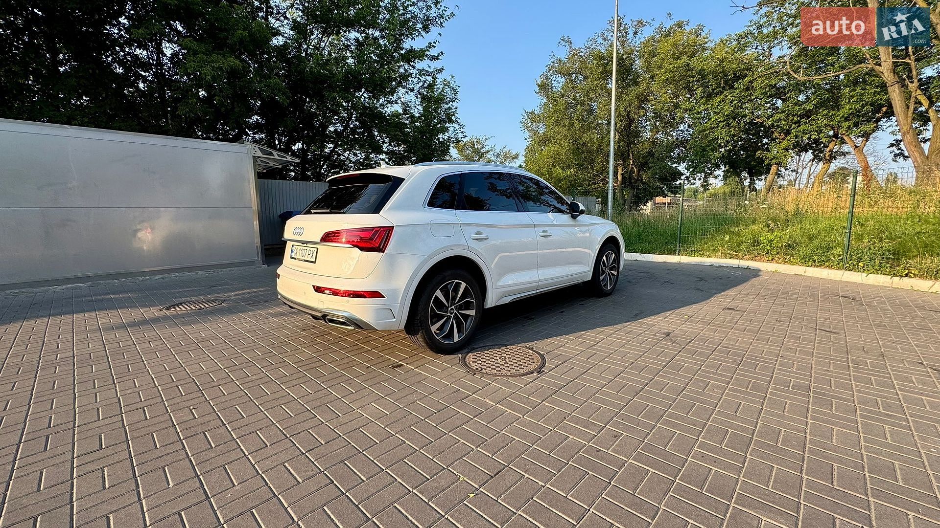 Audi Q5 2021 VIN WA1BAAFY0M2067808 фото оголошення 3 з 17
