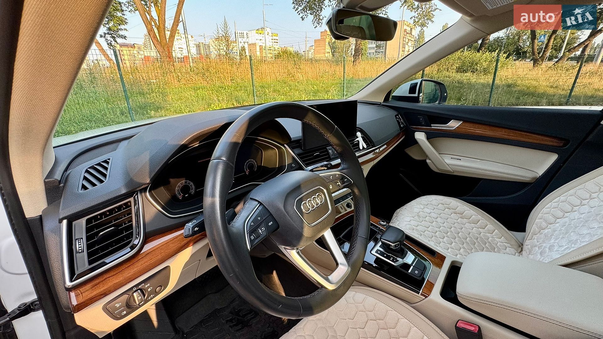 Audi Q5 2021 VIN WA1BAAFY0M2067808 фото оголошення 8 з 19