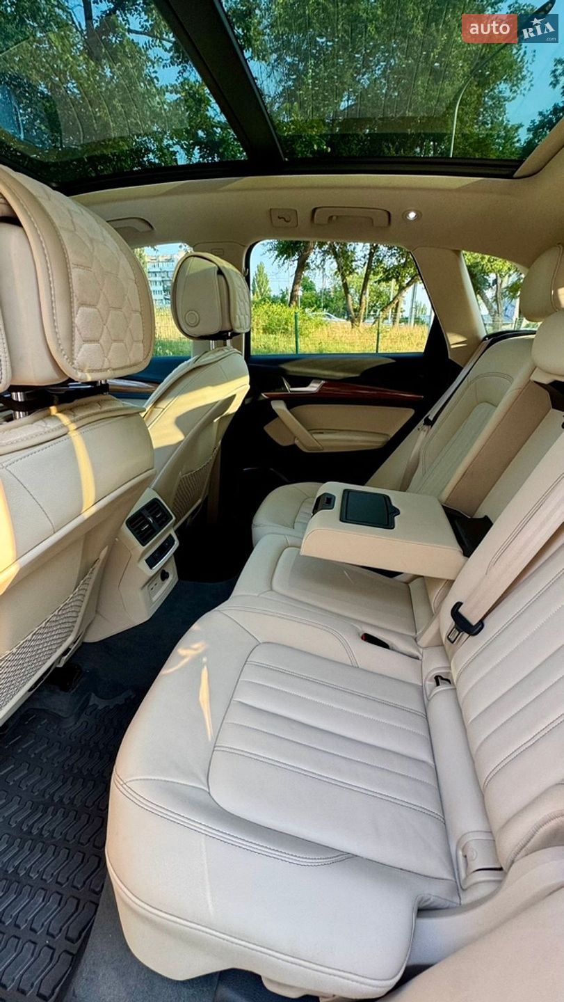 Audi Q5 2021 VIN WA1BAAFY0M2067808 фото оголошення 13 з 17