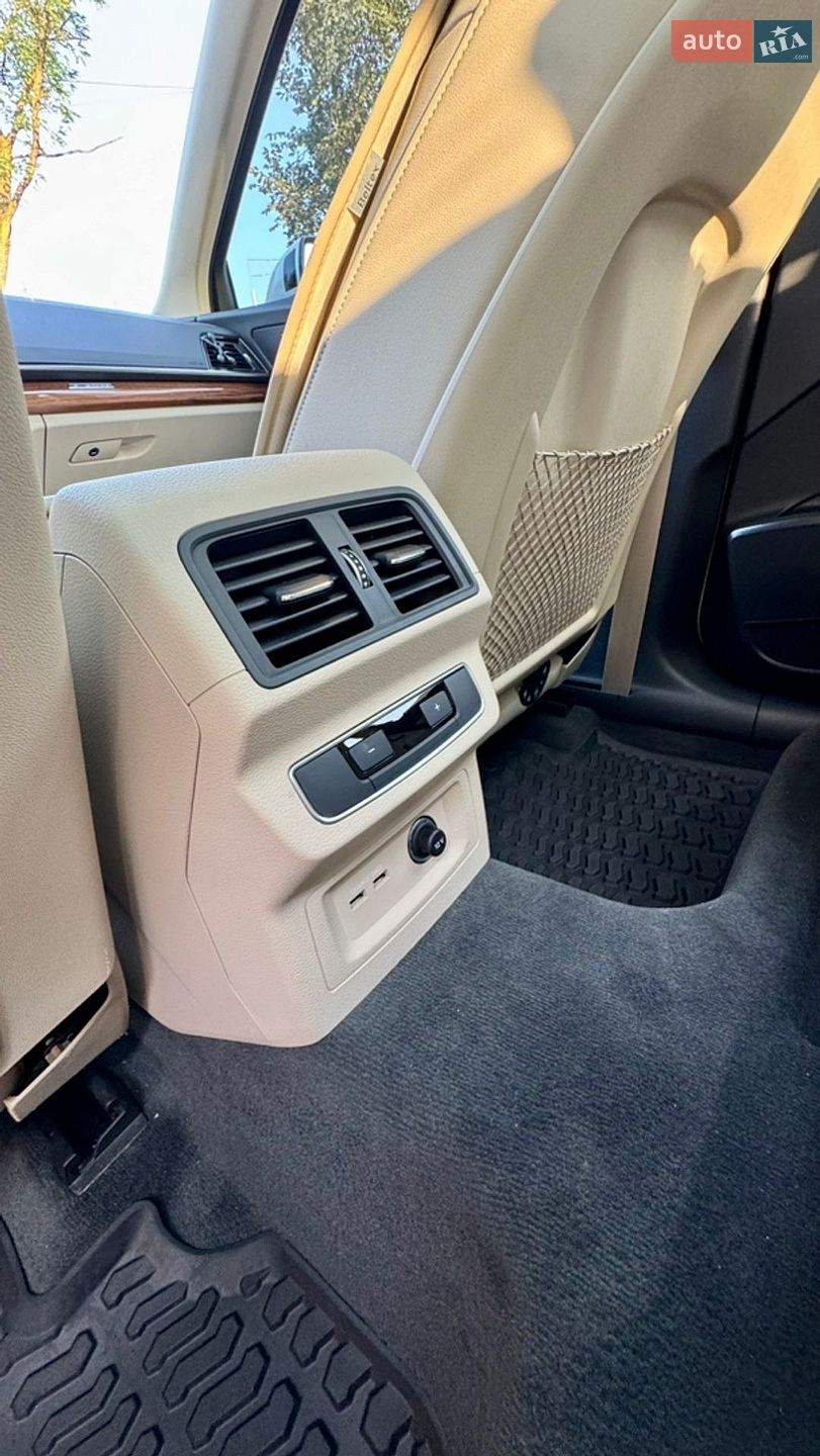 Audi Q5 2021 VIN WA1BAAFY0M2067808 фото оголошення 14 з 17