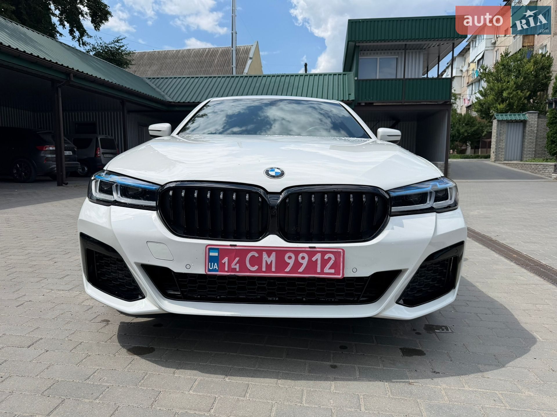 BMW 5 Series 2018 VIN WBAJA9C58JB034140 фото оголошення 3 з 39