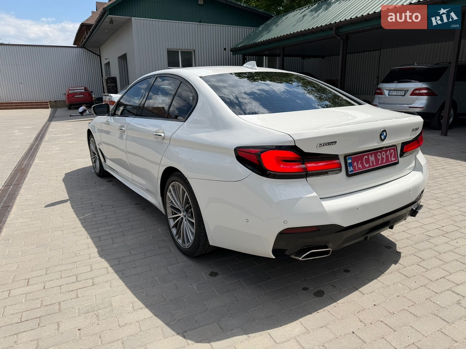BMW 5 Series 2018 VIN WBAJA9C58JB034140 фото оголошення 8 з 39