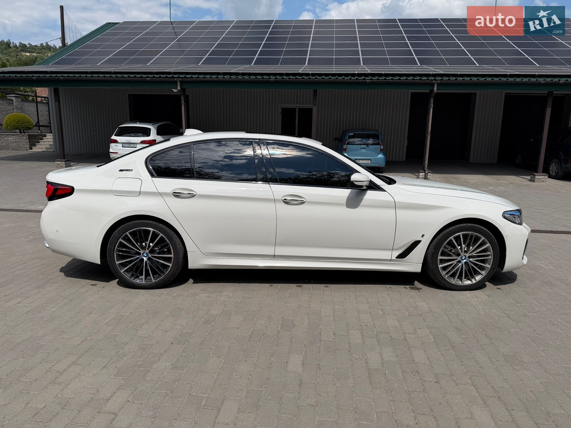 BMW 5 Series 2018 VIN WBAJA9C58JB034140 фото оголошення 10 з 39
