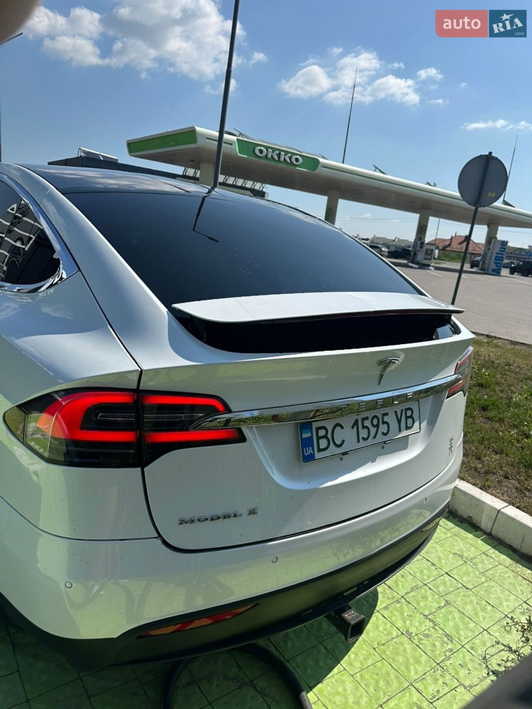 Tesla Model X 2016 VIN 5YJXCBE28GF030919 фото оголошення 10 з 28