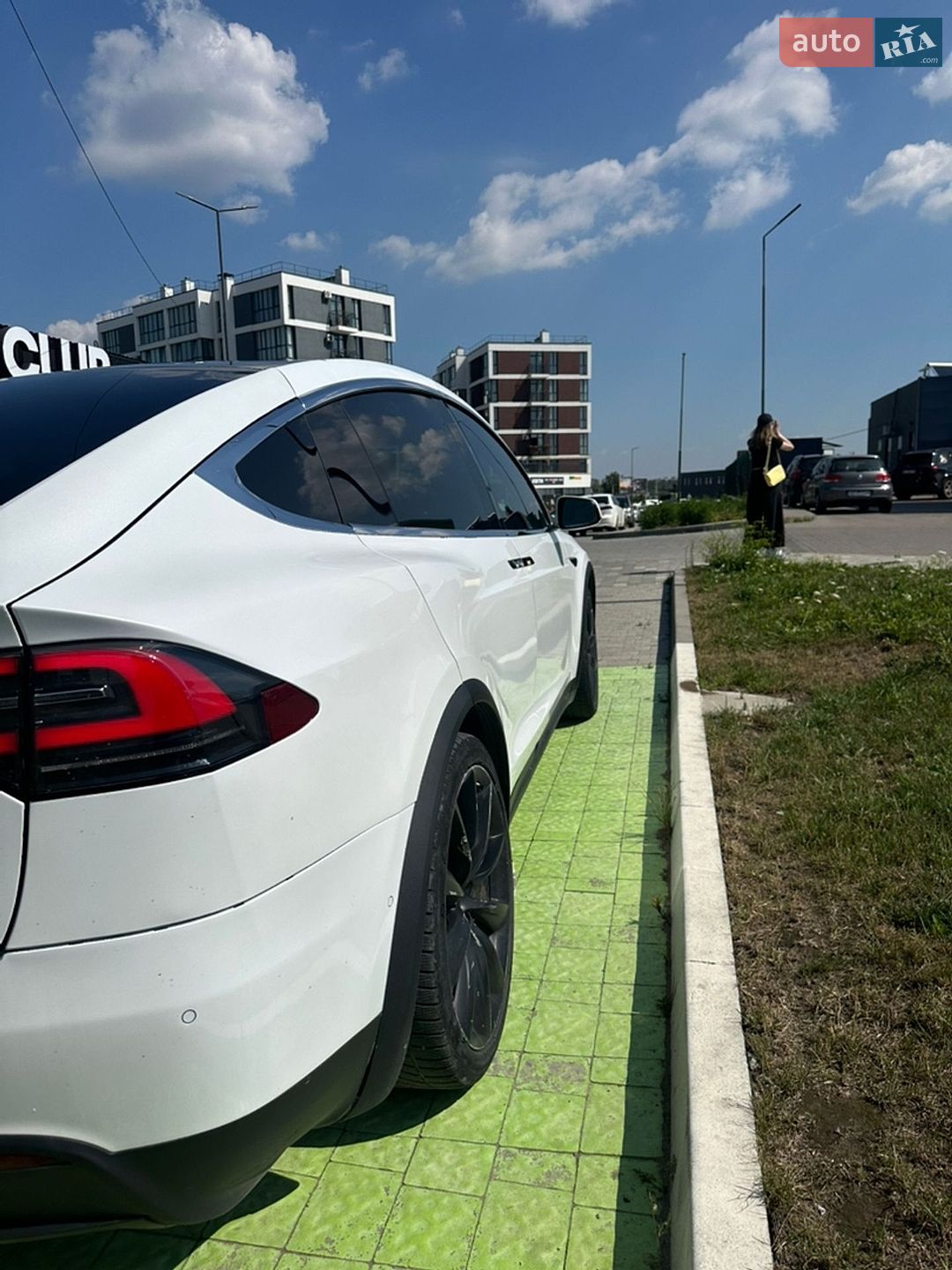 Tesla Model X 2016 VIN 5YJXCBE28GF030919 фото оголошення 8 з 28