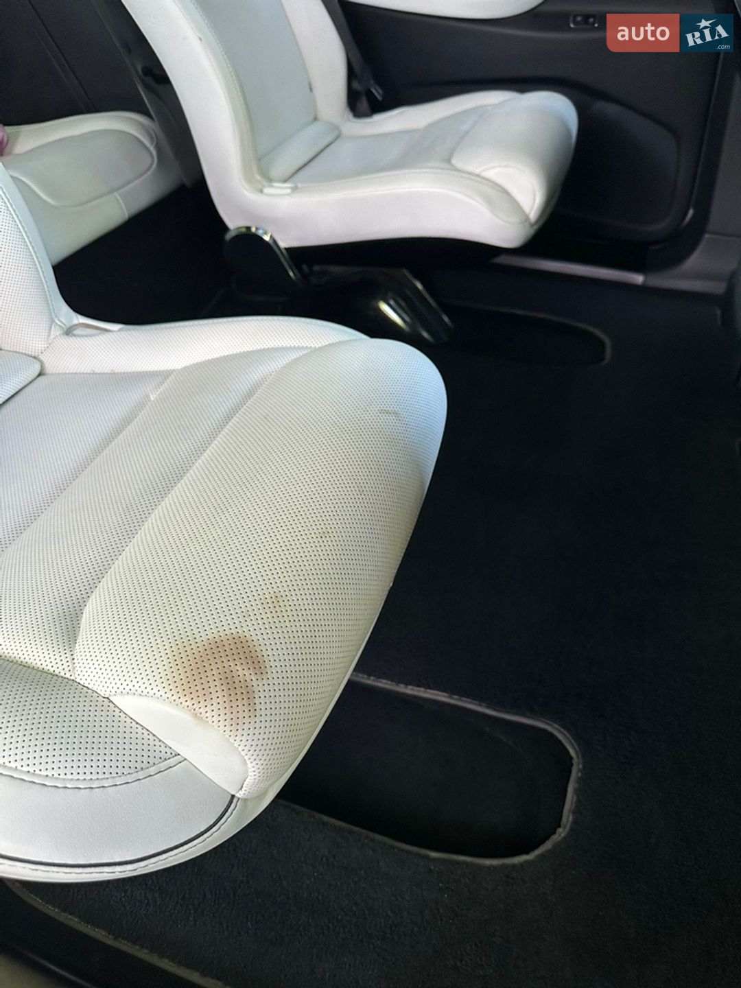 Tesla Model X 2016 VIN 5YJXCBE28GF030919 фото оголошення 21 з 28