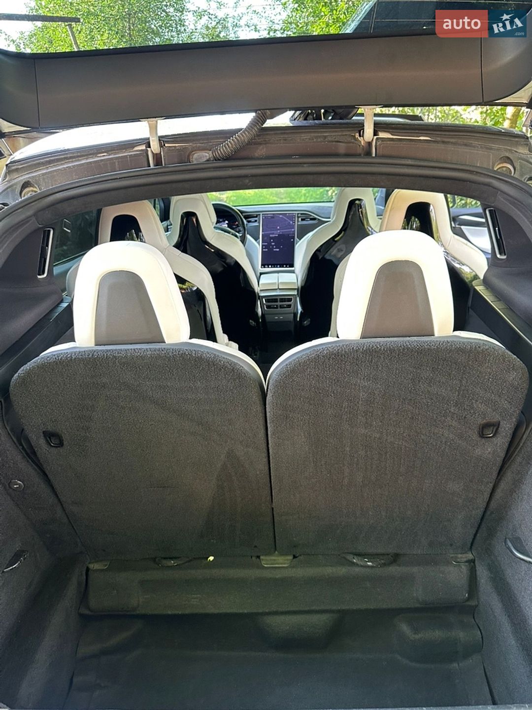 Tesla Model X 2016 VIN 5YJXCBE28GF030919 фото оголошення 17 з 28
