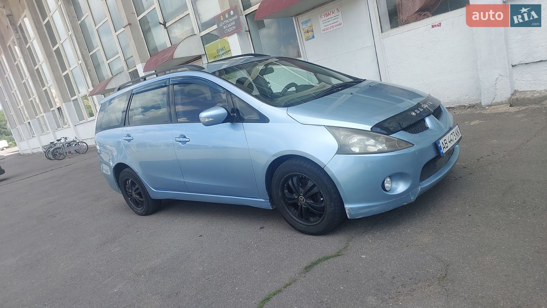 Mitsubishi Grandis 2004 VIN JMBLNNA4W4Z001602 фото оголошення 4 з 18