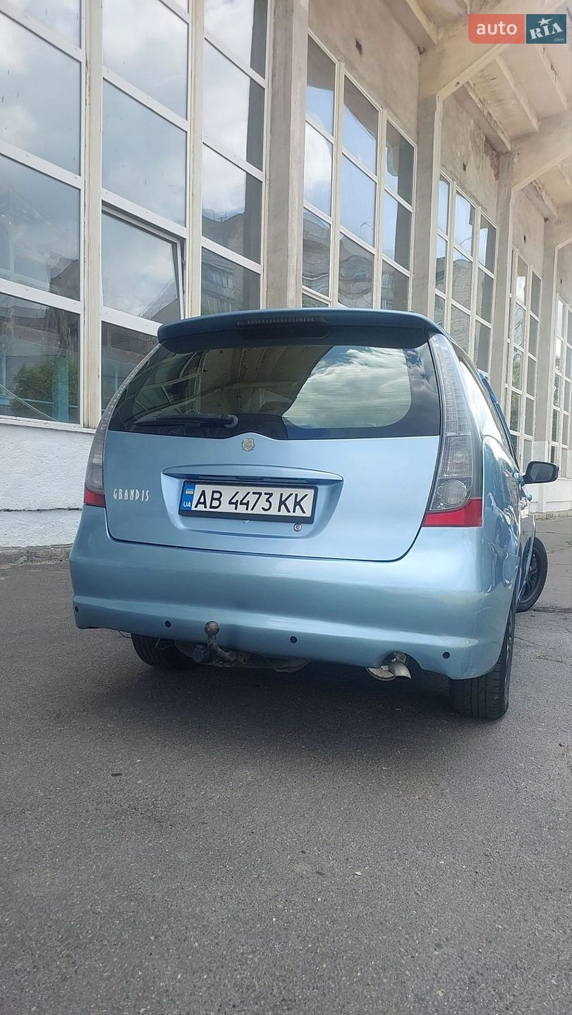 Mitsubishi Grandis 2004 VIN JMBLNNA4W4Z001602 фото оголошення 6 з 18