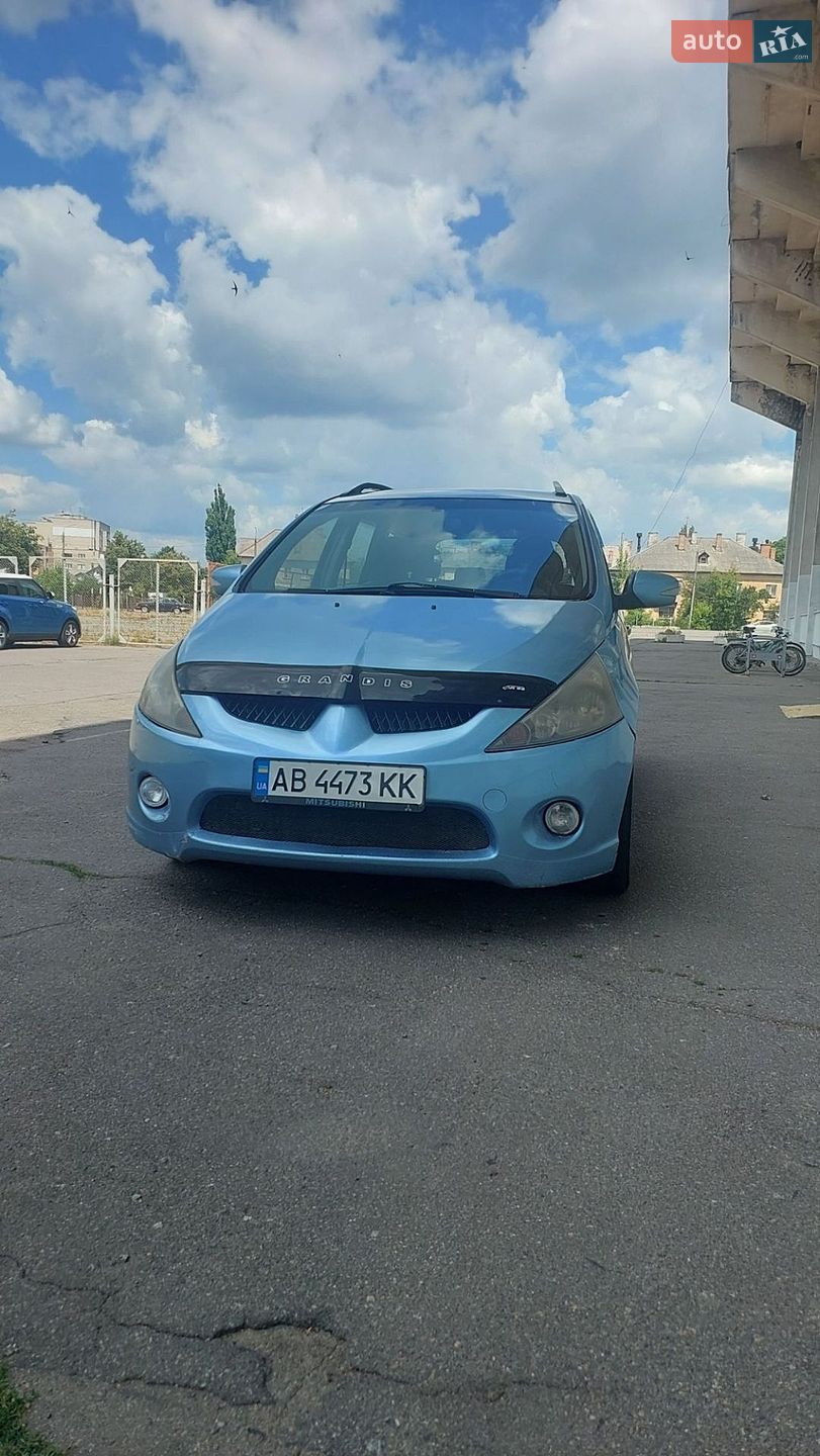 Mitsubishi Grandis 2004 VIN JMBLNNA4W4Z001602 фото оголошення 7 з 18