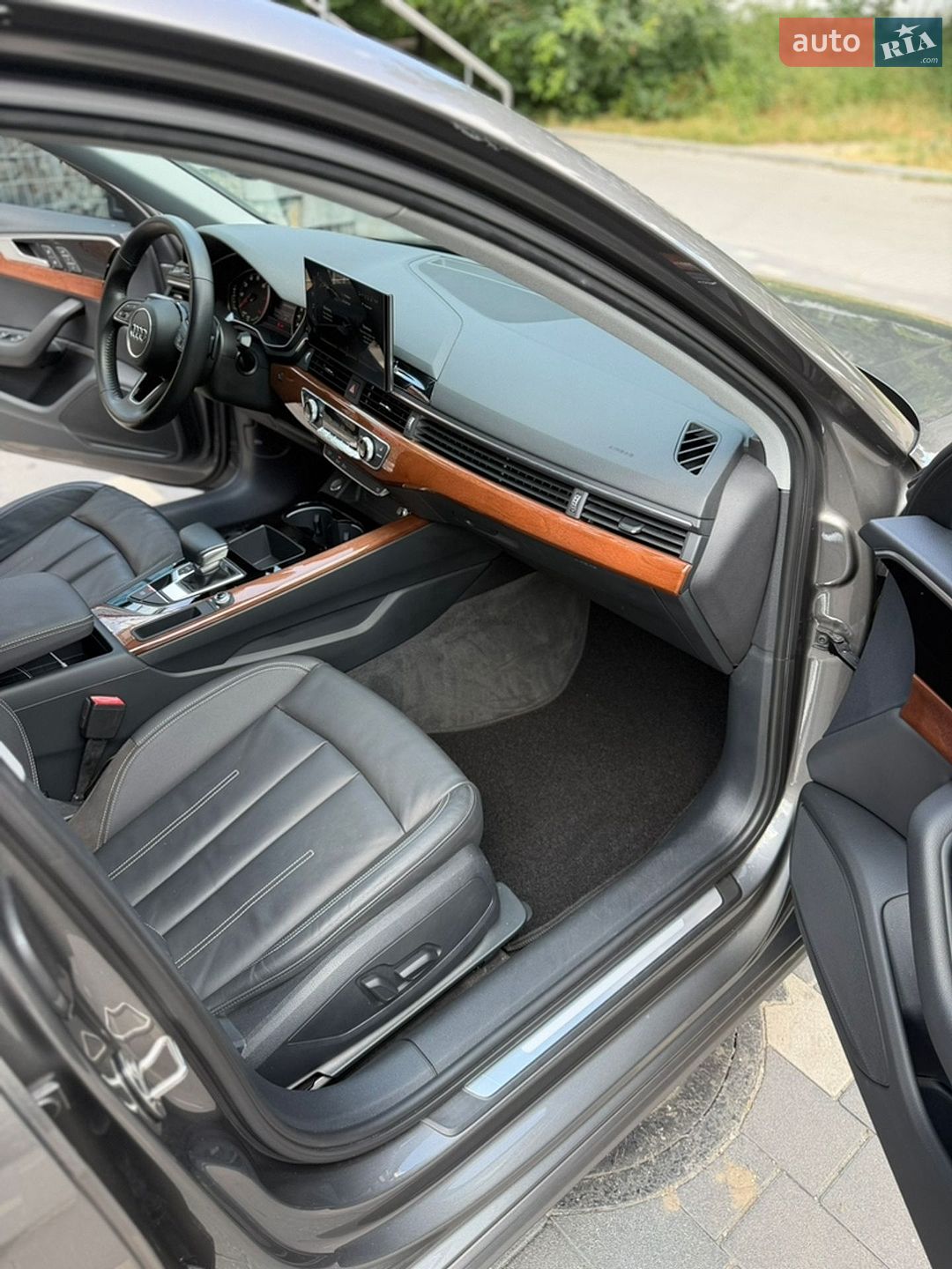 Audi A4 2020 VIN WAUGMAF44LA053279 фото оголошення 17 з 33