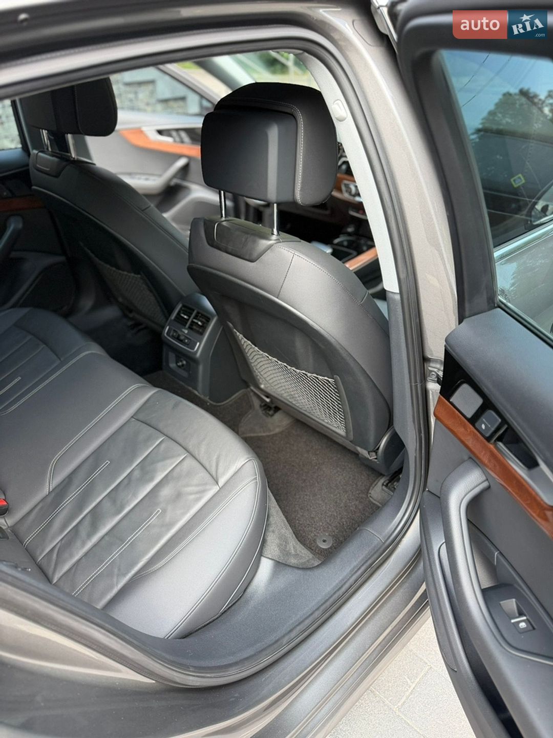 Audi A4 2020 VIN WAUGMAF44LA053279 фото оголошення 18 з 33