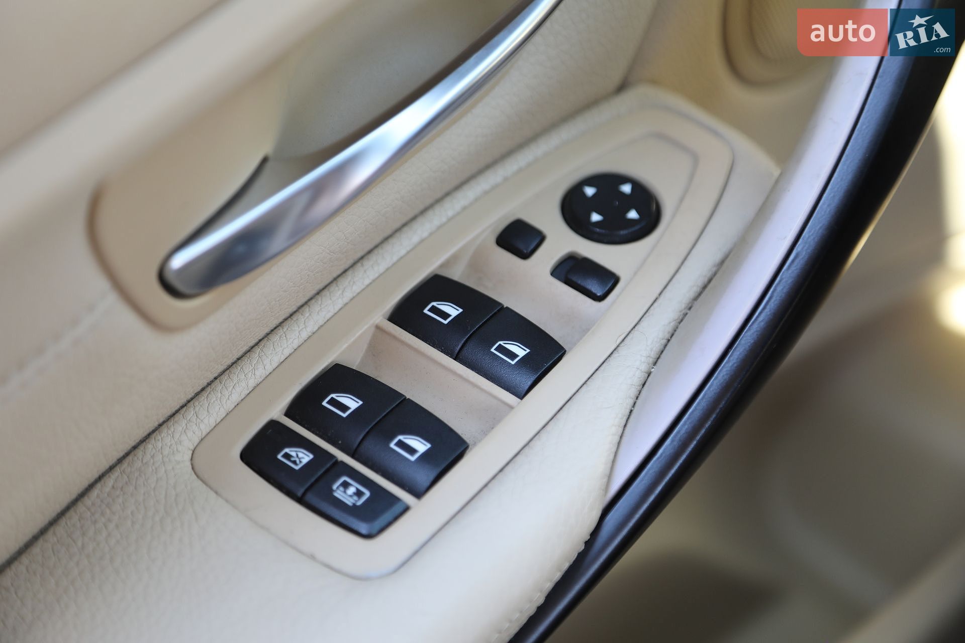 BMW 3 Series 2012 VIN WBA3A5G54CNP18230 фото оголошення 31 з 33