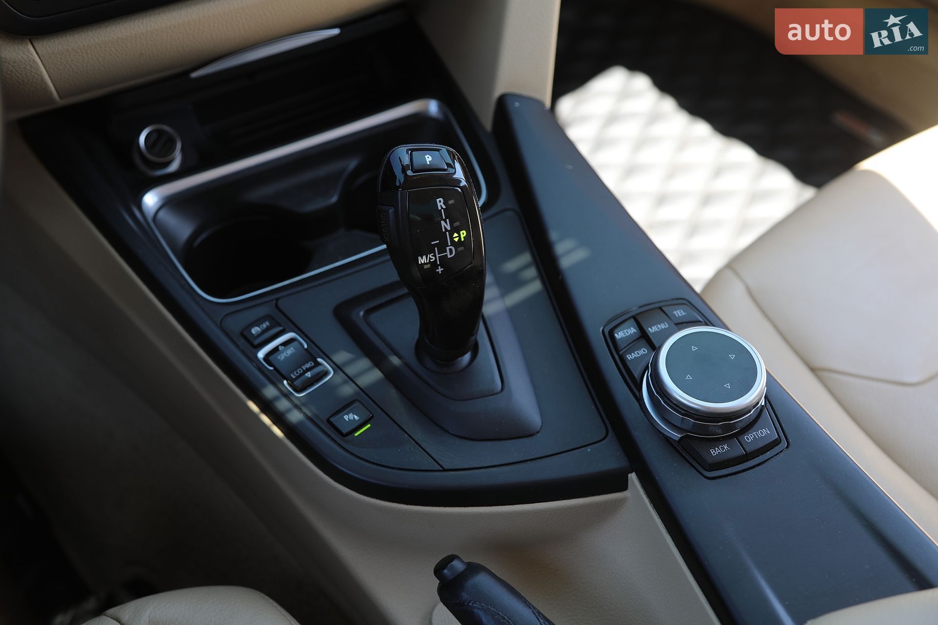 BMW 3 Series 2012 VIN WBA3A5G54CNP18230 фото оголошення 24 з 33