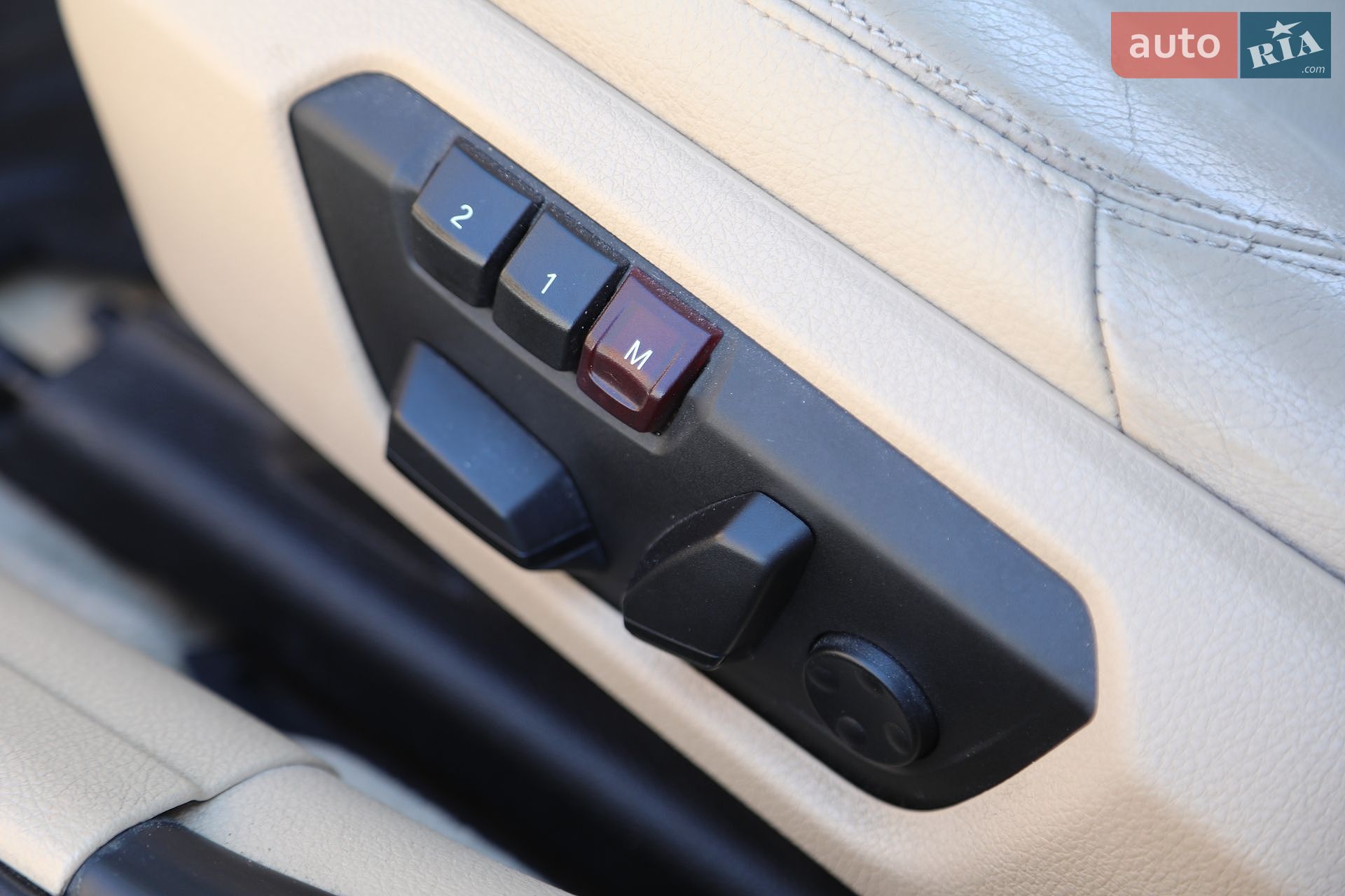 BMW 3 Series 2012 VIN WBA3A5G54CNP18230 фото оголошення 30 з 33