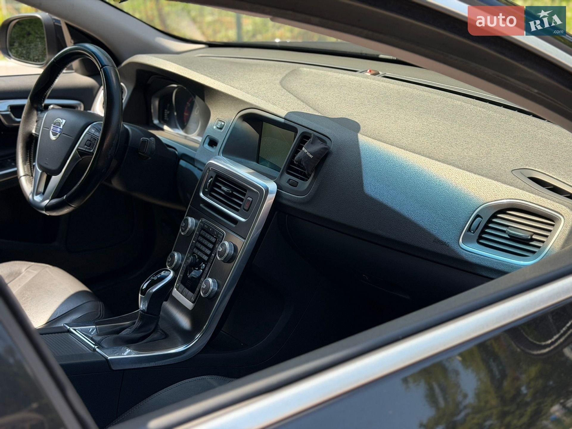 Volvo S60 2015 VIN YV126MFK5G2392022 фото оголошення 24 з 25