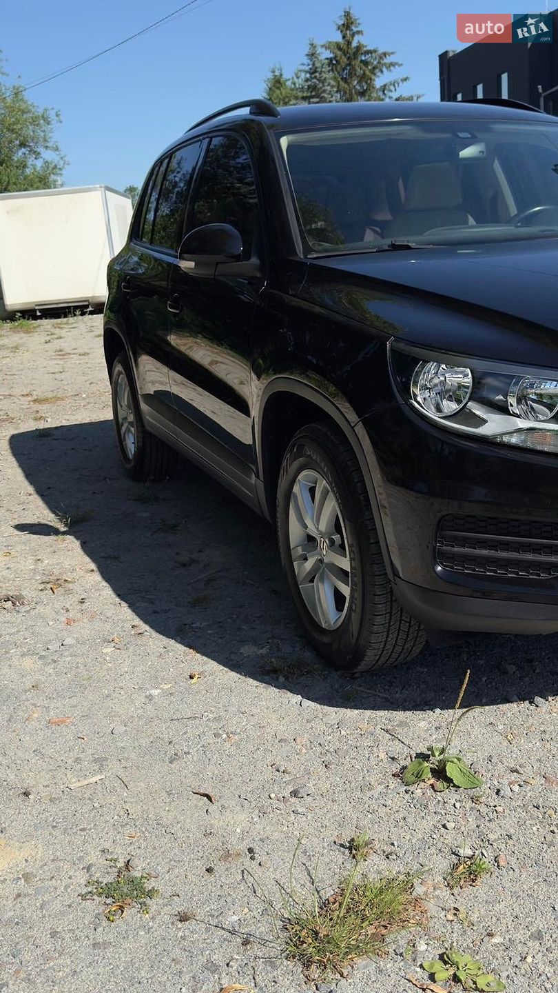 Volkswagen Tiguan 2017 VIN WVGAV7AX6HK039181 фото оголошення 3 з 24