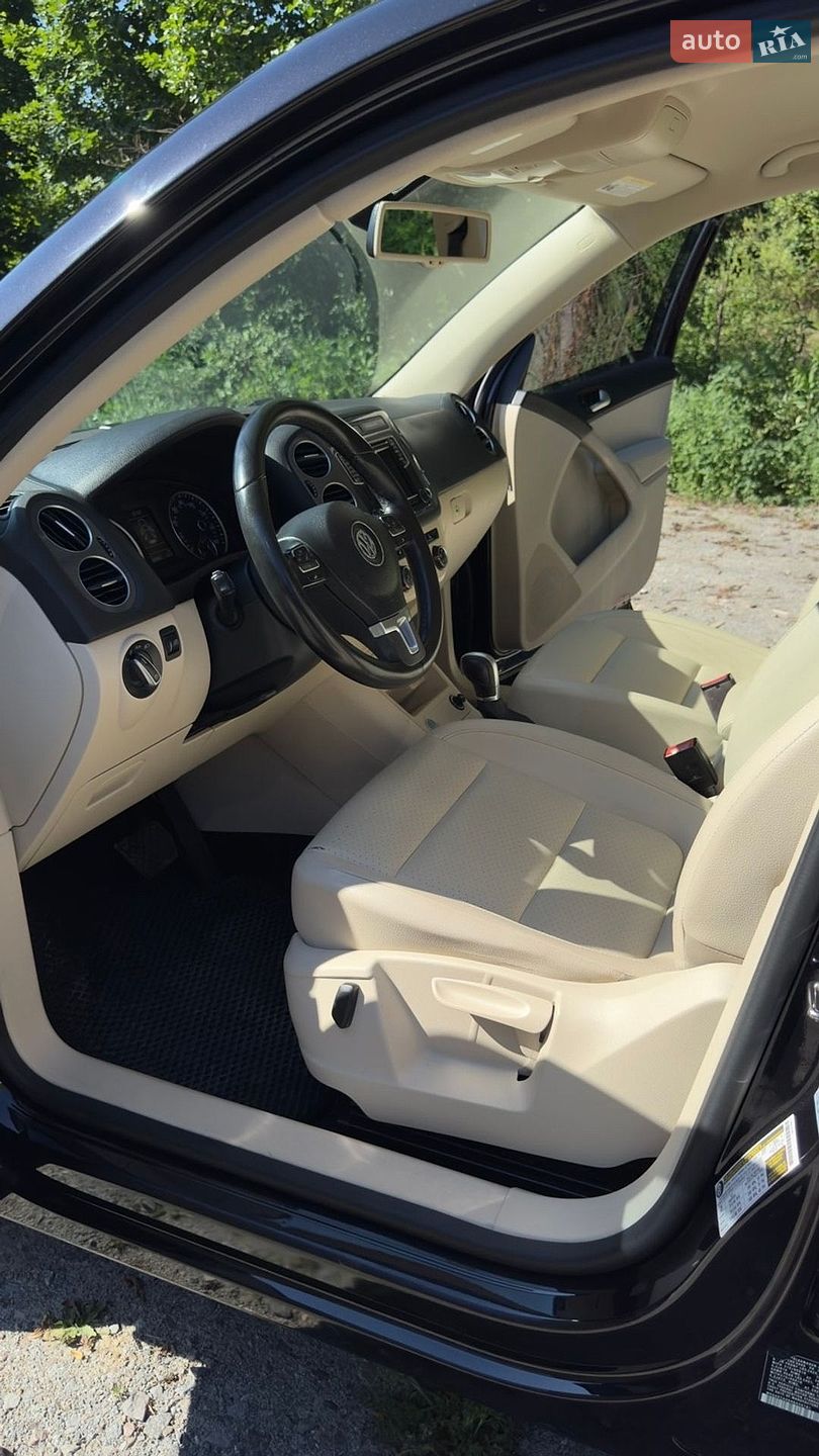 Volkswagen Tiguan 2017 VIN WVGAV7AX6HK039181 фото оголошення 8 з 24