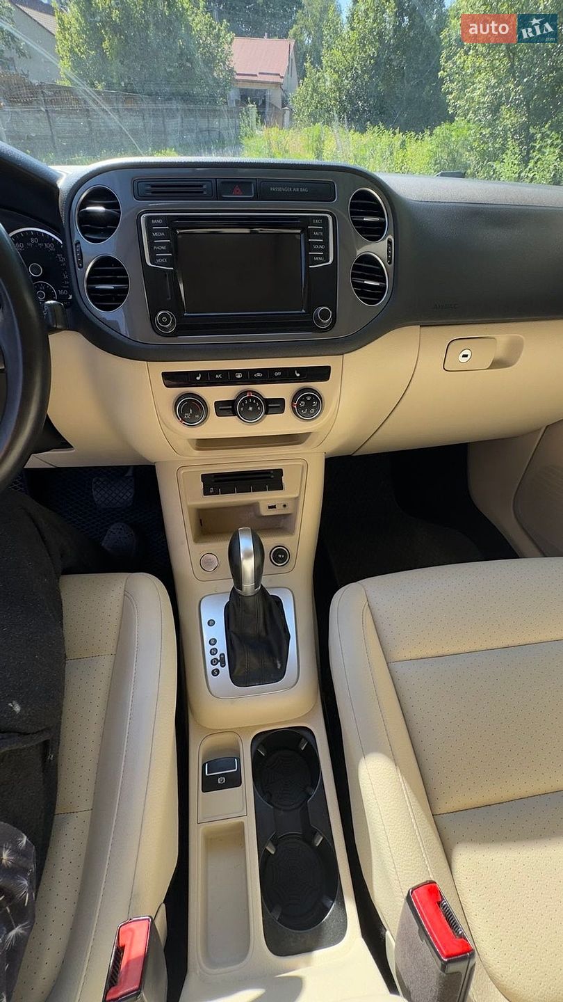 Volkswagen Tiguan 2017 VIN WVGAV7AX6HK039181 фото оголошення 9 з 24