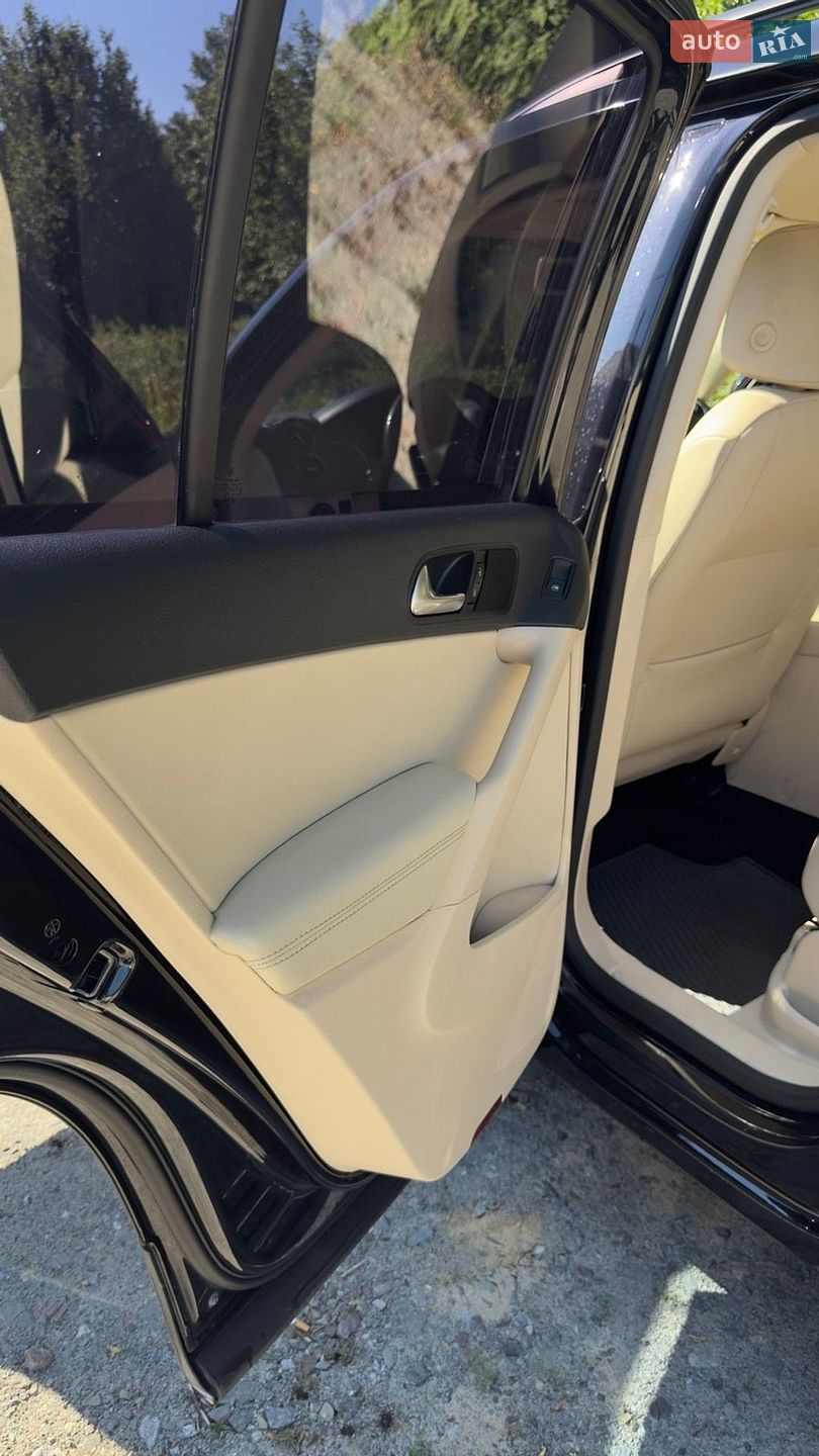 Volkswagen Tiguan 2017 VIN WVGAV7AX6HK039181 фото оголошення 12 з 24