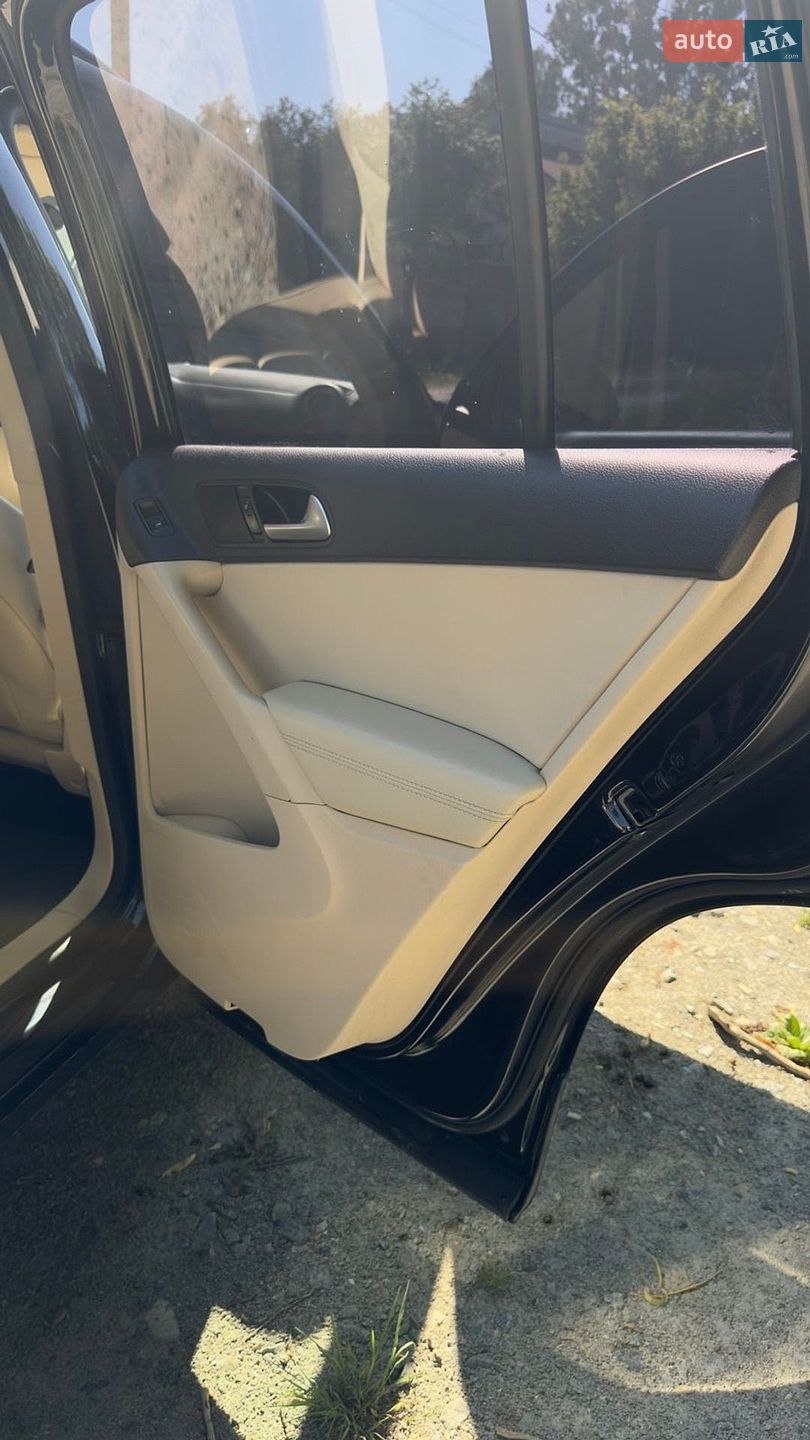 Volkswagen Tiguan 2017 VIN WVGAV7AX6HK039181 фото оголошення 16 з 24
