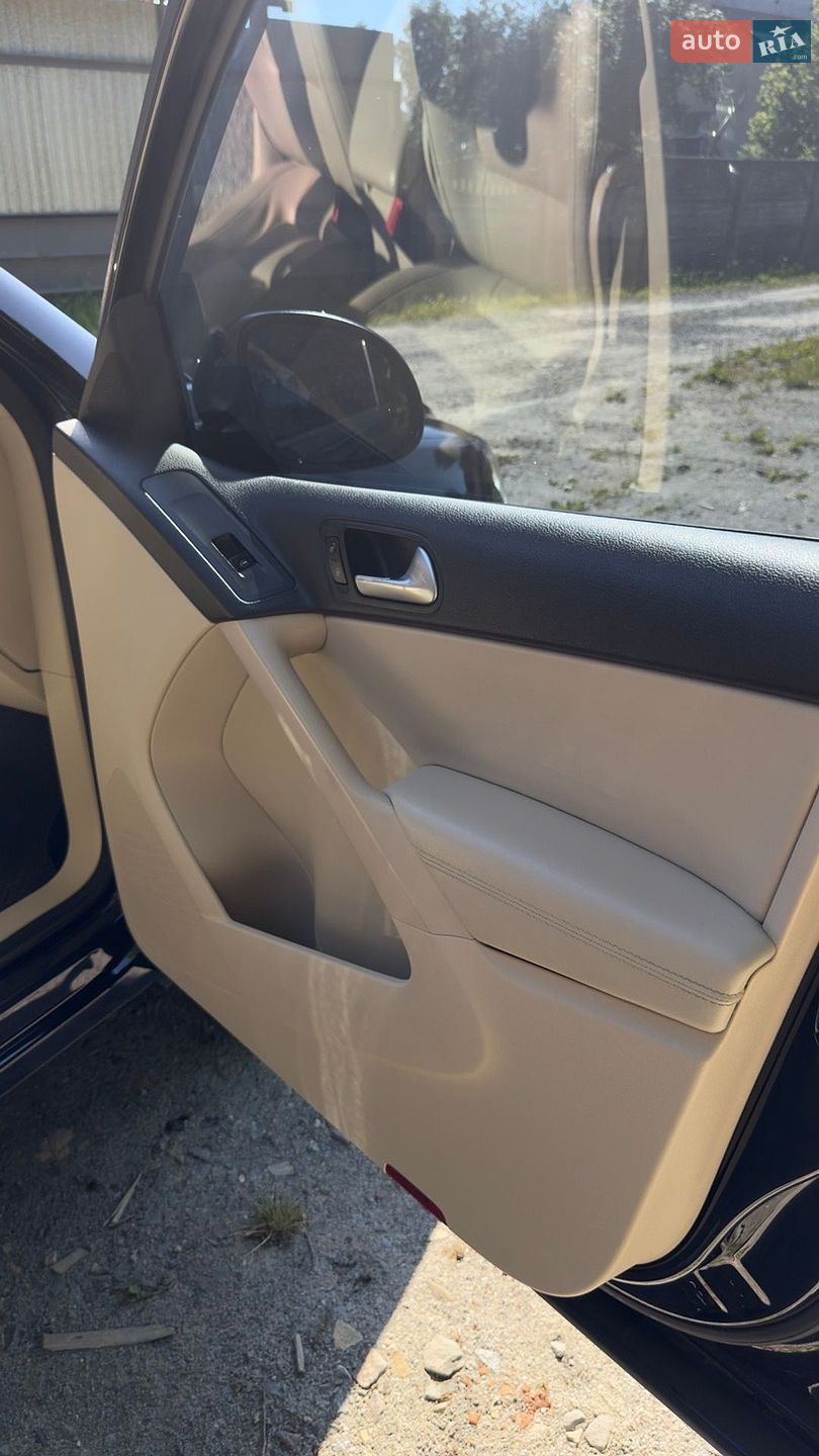 Volkswagen Tiguan 2017 VIN WVGAV7AX6HK039181 фото оголошення 18 з 24