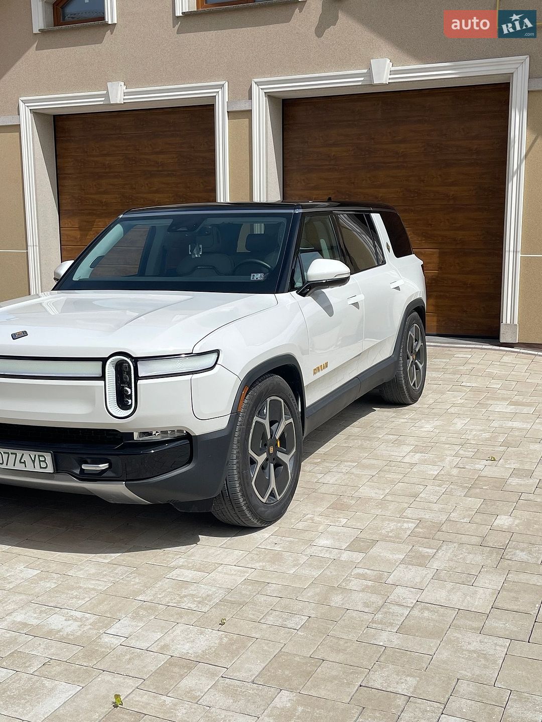 Rivian R1S 2023 VIN 7PDSGABA9PN028224 фото оголошення 5 з 39
