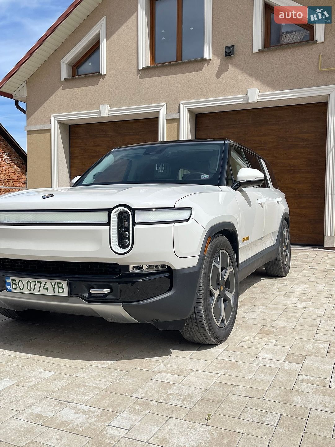 Rivian R1S 2023 VIN 7PDSGABA9PN028224 фото оголошення 6 з 39