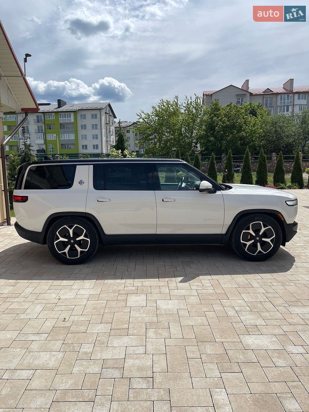 Rivian R1S 2023 VIN 7PDSGABA9PN028224 фото оголошення 10 з 39