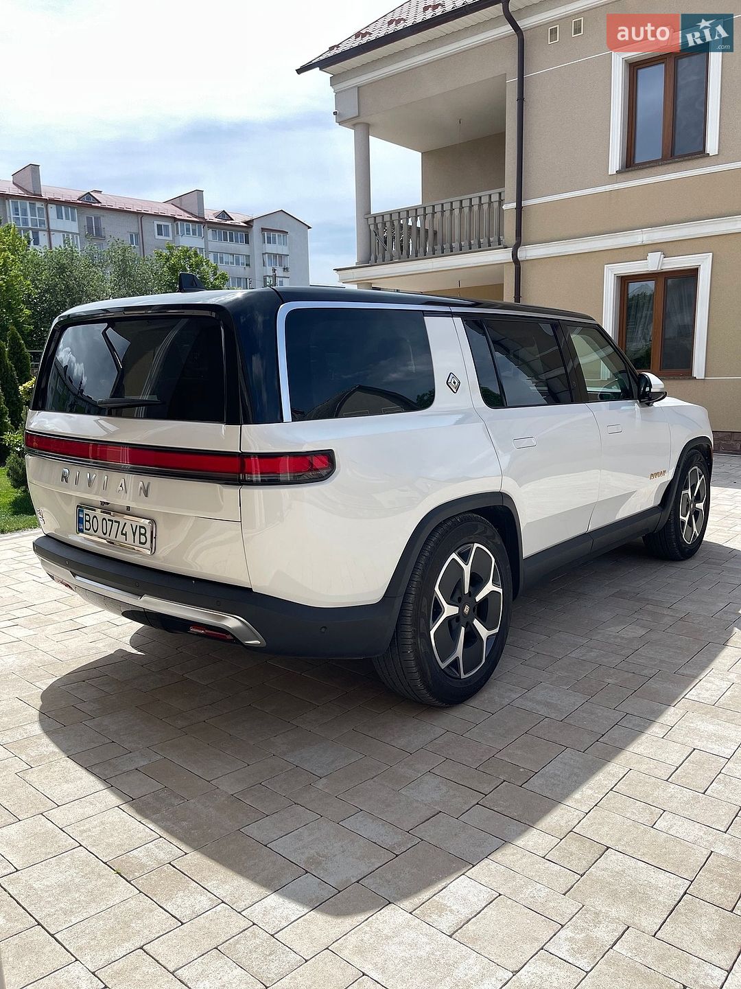 Rivian R1S 2023 VIN 7PDSGABA9PN028224 фото оголошення 11 з 39