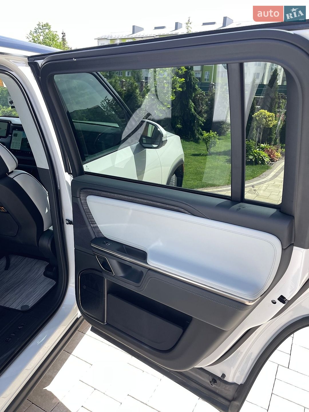 Rivian R1S 2023 VIN 7PDSGABA9PN028224 фото оголошення 30 з 39