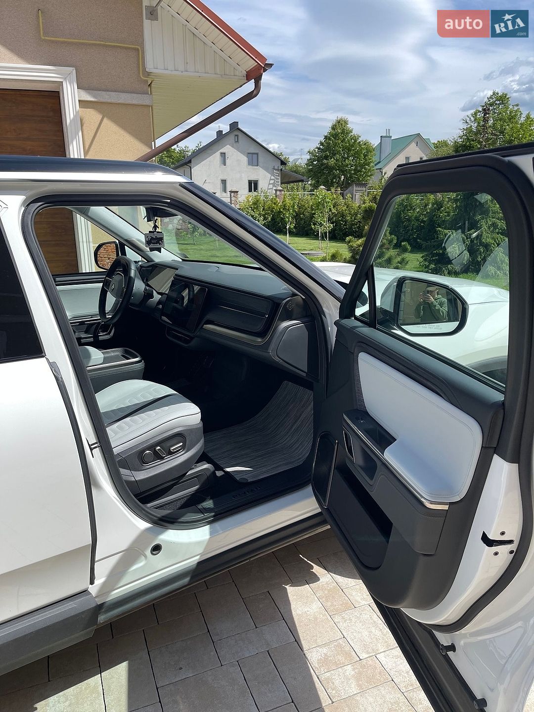 Rivian R1S 2023 VIN 7PDSGABA9PN028224 фото оголошення 23 з 39