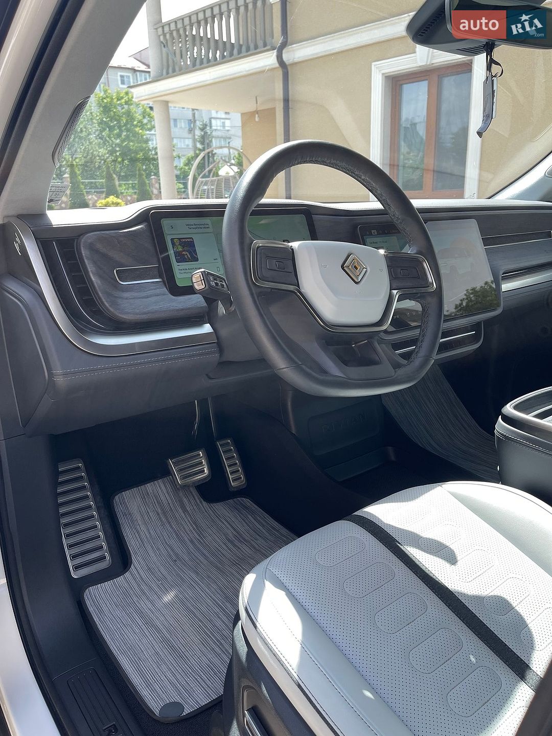 Rivian R1S 2023 VIN 7PDSGABA9PN028224 фото оголошення 20 з 39