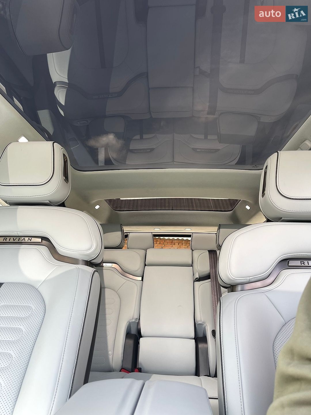 Rivian R1S 2023 VIN 7PDSGABA9PN028224 фото оголошення 38 з 39